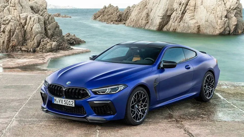 BMW M8 ile ma koni? Zaskakujące osiągi i moc silnika w wersjach M8
