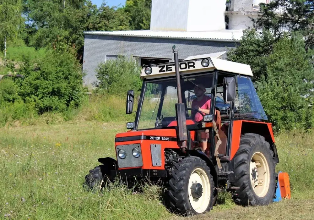Zetor 5245 ile ma koni? Moc silnika i zastosowanie ciągnika w rolnictwie
