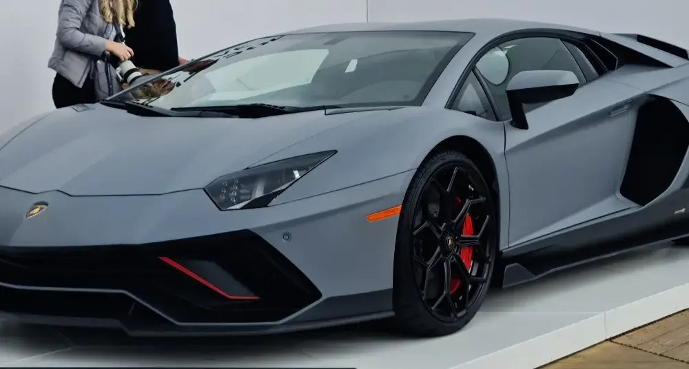 Ile koni ma Lamborghini? Poznaj moc legendarnych modeli sportowych