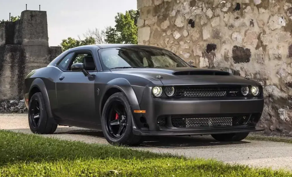 Dodge Challenger: Ile ma koni? Zaskakujące informacje o mocach silników