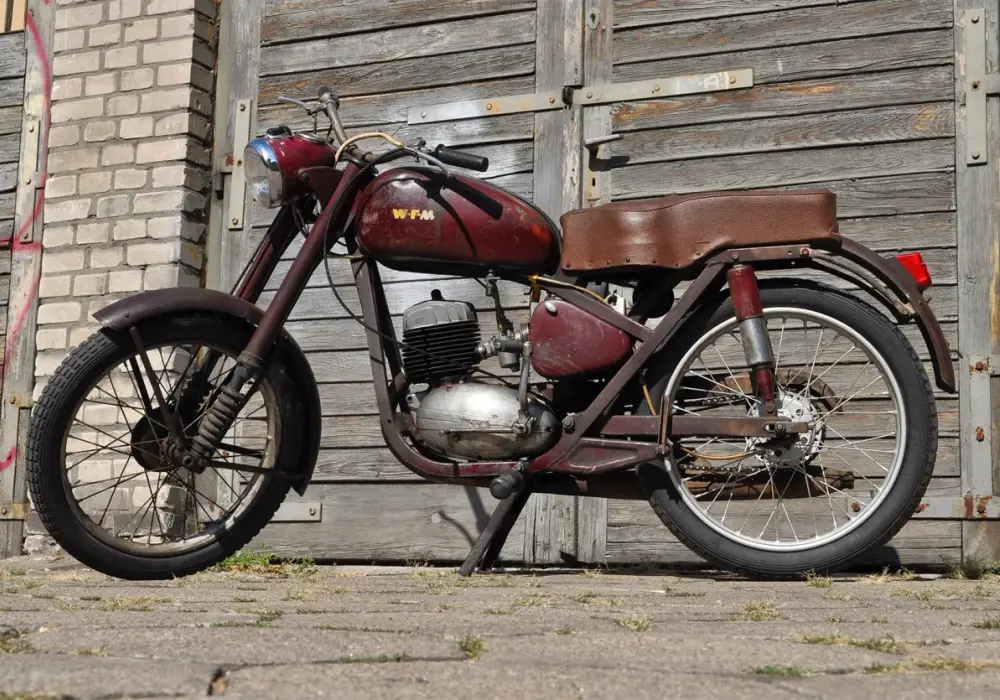 Ile koni ma wsk 125? Moc silnika, osiągi i historia motocykla