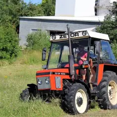 Zetor 5245 ile ma koni? Moc silnika i zastosowanie ciągnika w rolnictwie