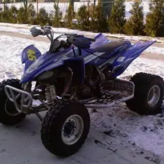 Yamaha YFZ 450 ile ma koni – moc silnika i specyfikacja quada