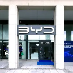 Wielkie otwarcie salonu BYD w Warszawie: Nowa era elektromobilności w Polsce