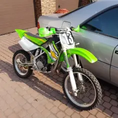 Ile koni ma Kawasaki KX 85? Zaskakujące osiągi motocykla dla młodych zawodników