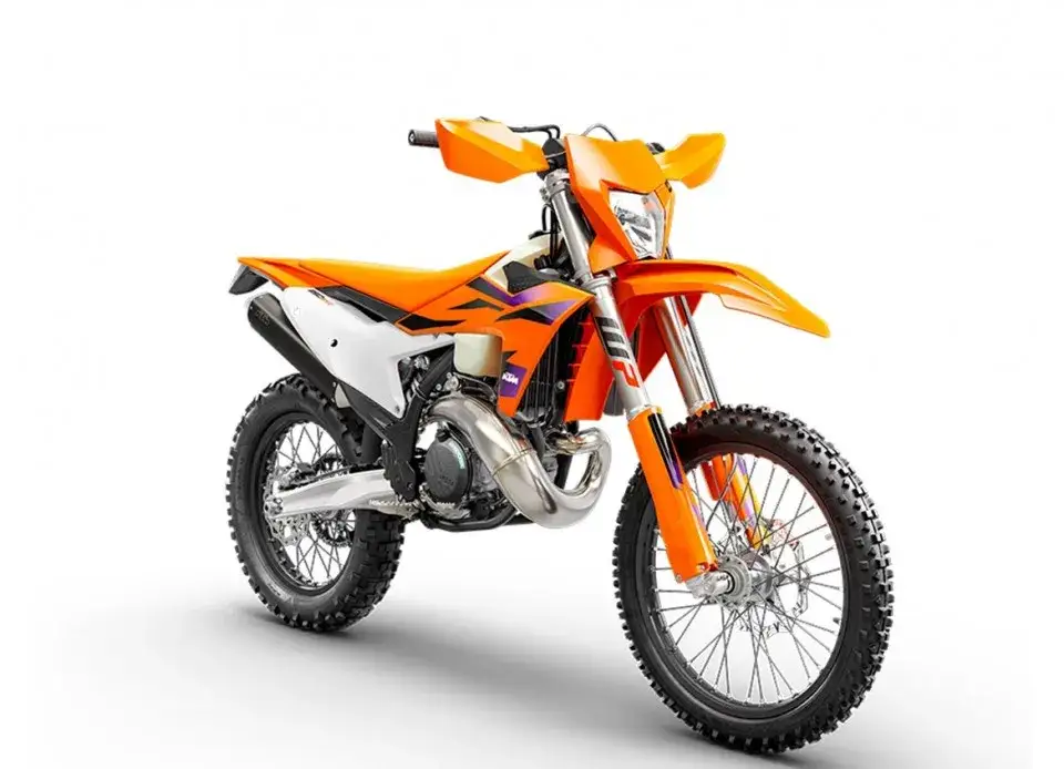 Zdjęcie Ktm exc 250 2t ile ma koni? Zaskakująca moc silnika i jego technologie