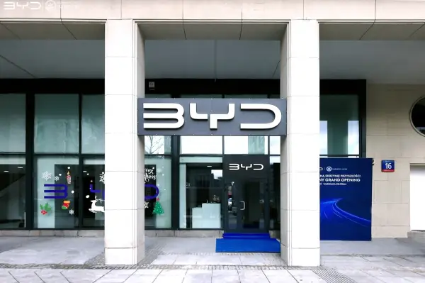Wielkie otwarcie salonu BYD w Warszawie: Nowa era elektromobilności w Polsce