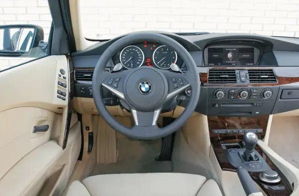 BMW E60 czy Audi A6 C6 - który model jest lepszym wyborem?